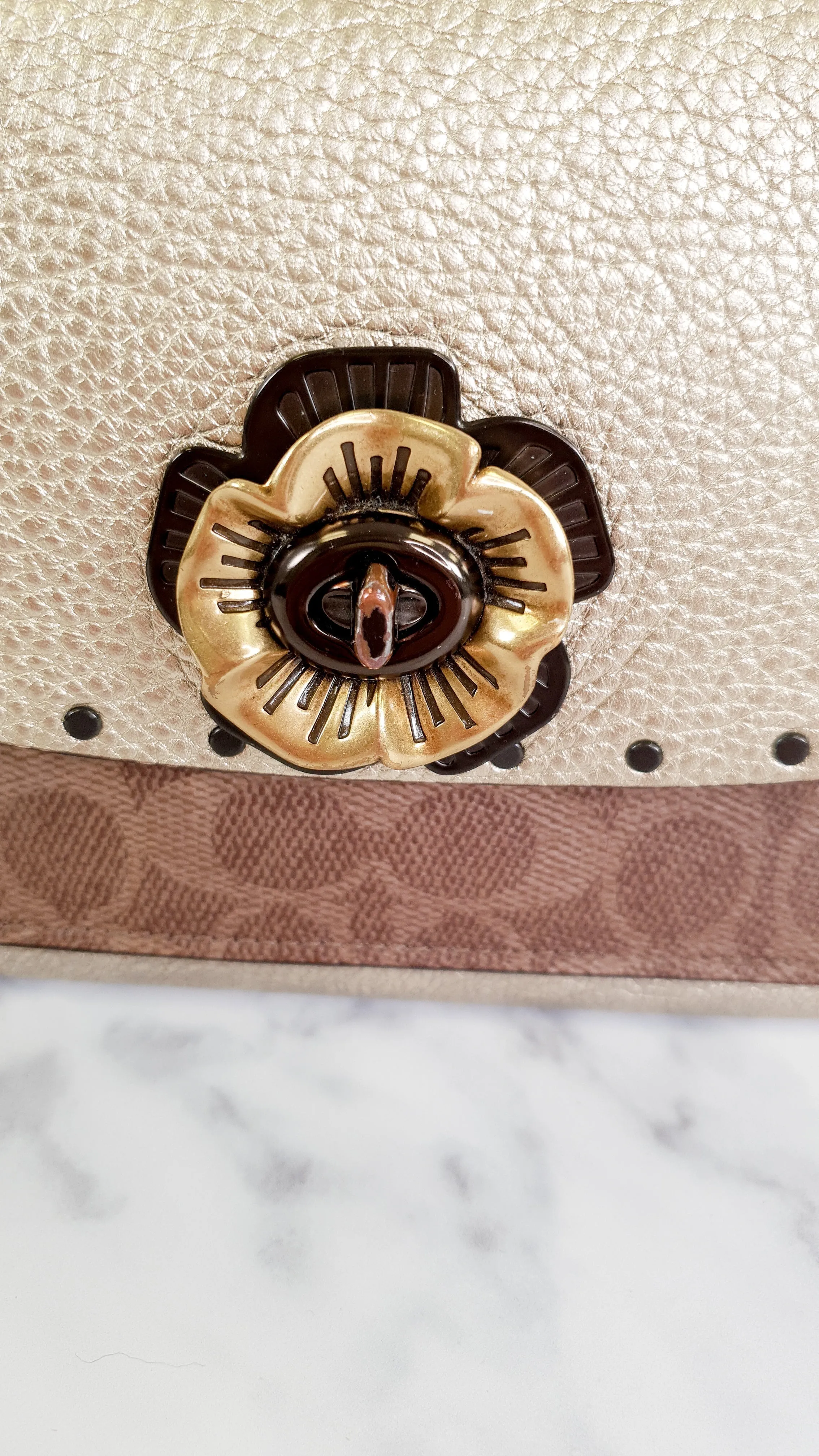 Coach Parker 18 in Signature Canvas With Tea Rose Turnlock, Border Rivets, Snakeskin Detail & Metallic Leather - Shoulder Bag Crossbody Bag Champagne Platinum Beige - Coach 39680