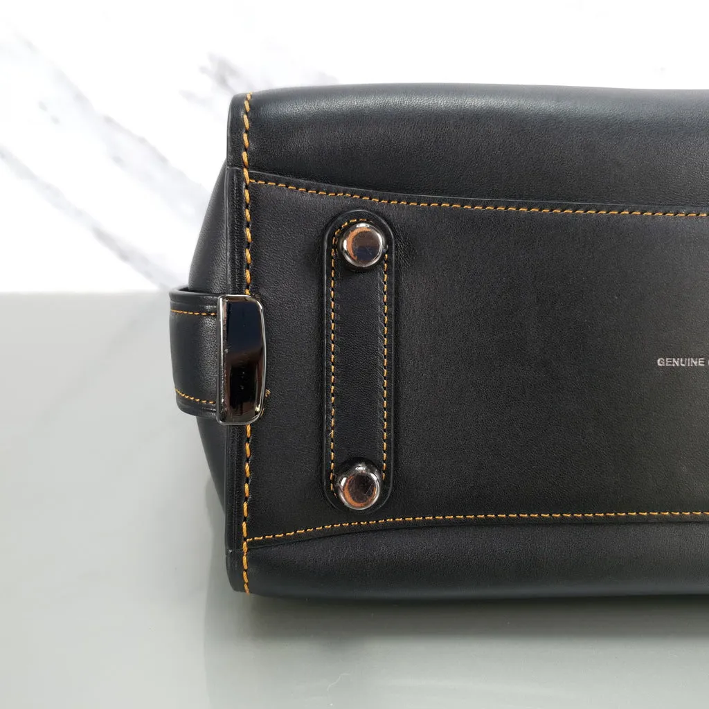 Coach Swagger 27 in Black Glovetanned Leather with Link Detail - SAMPLE BAG