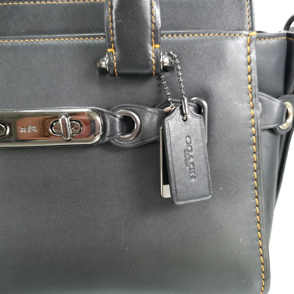 Coach Swagger 27 in Black Glovetanned Leather with Link Detail - SAMPLE BAG